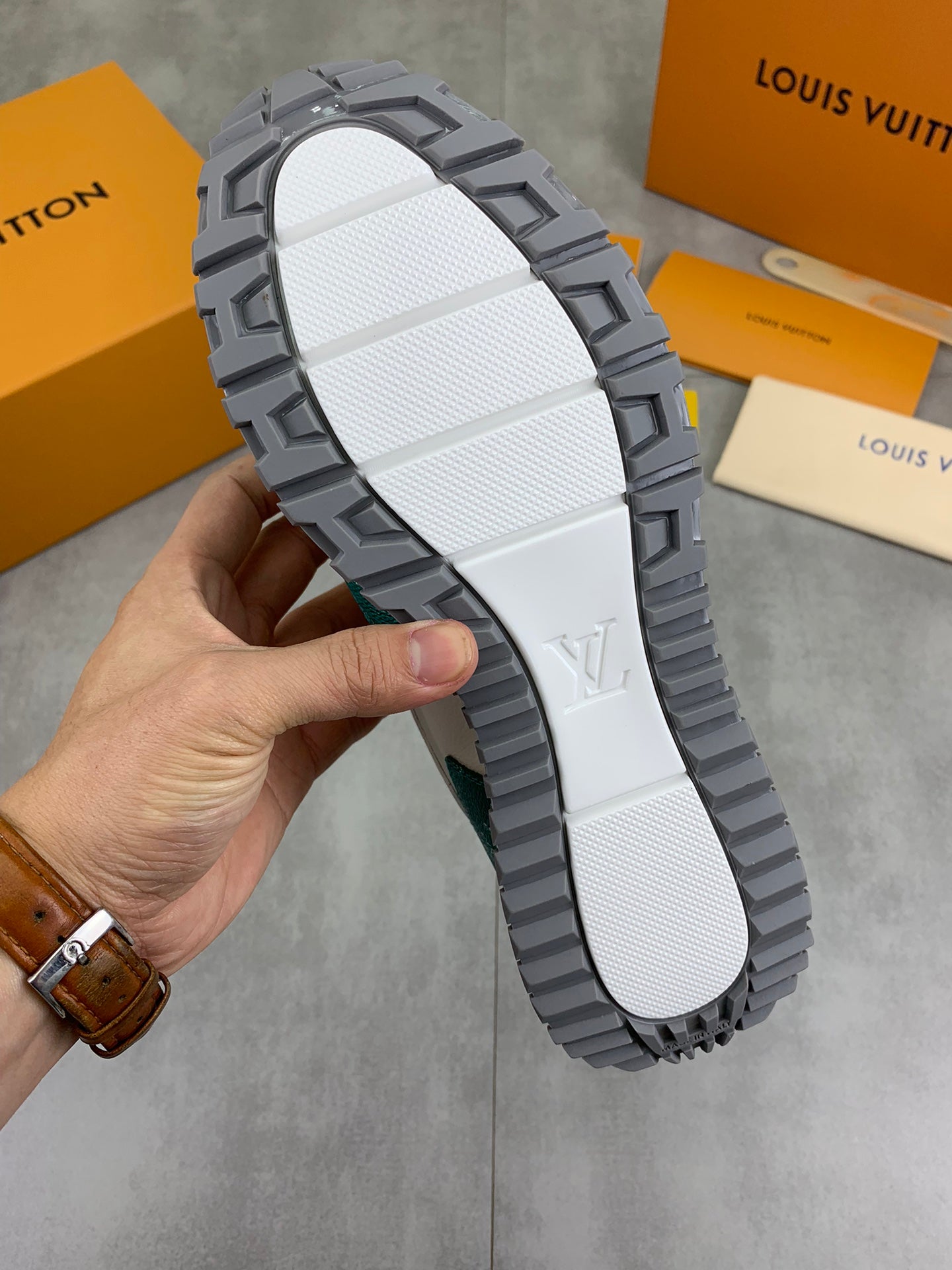 [LOUIS VUITTON] LV Classic Trendy Shoes! Made of imported genuine leather, water-dyed cowhide