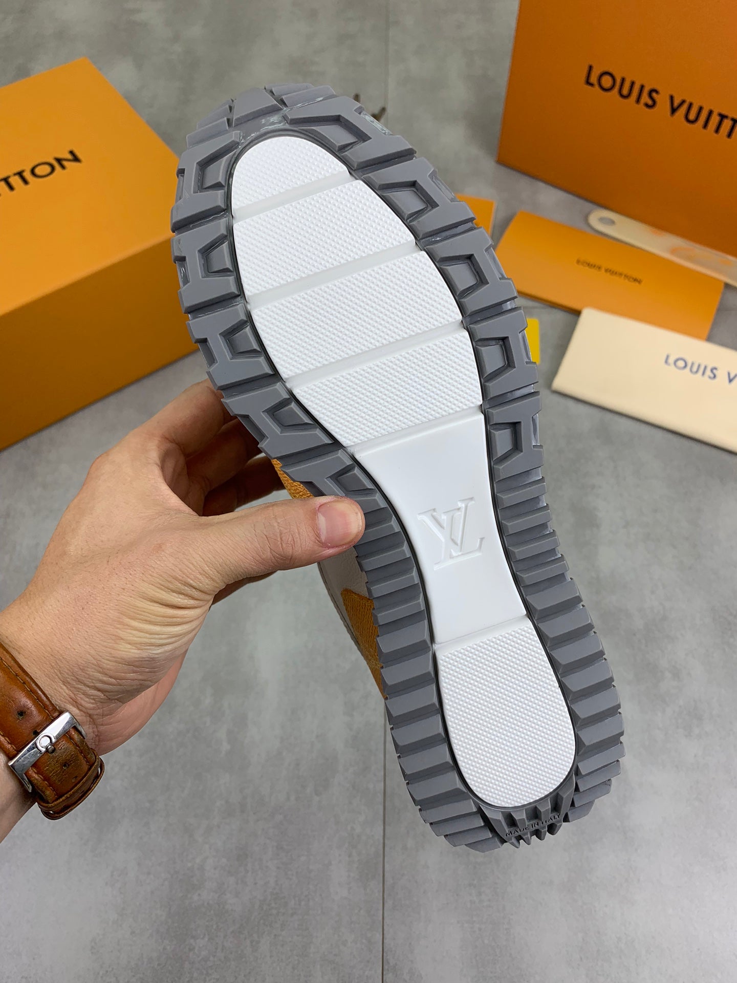 [LOUIS VUITTON] LV Classic Trendy Shoes! Made of imported genuine leather, water-dyed cowhide