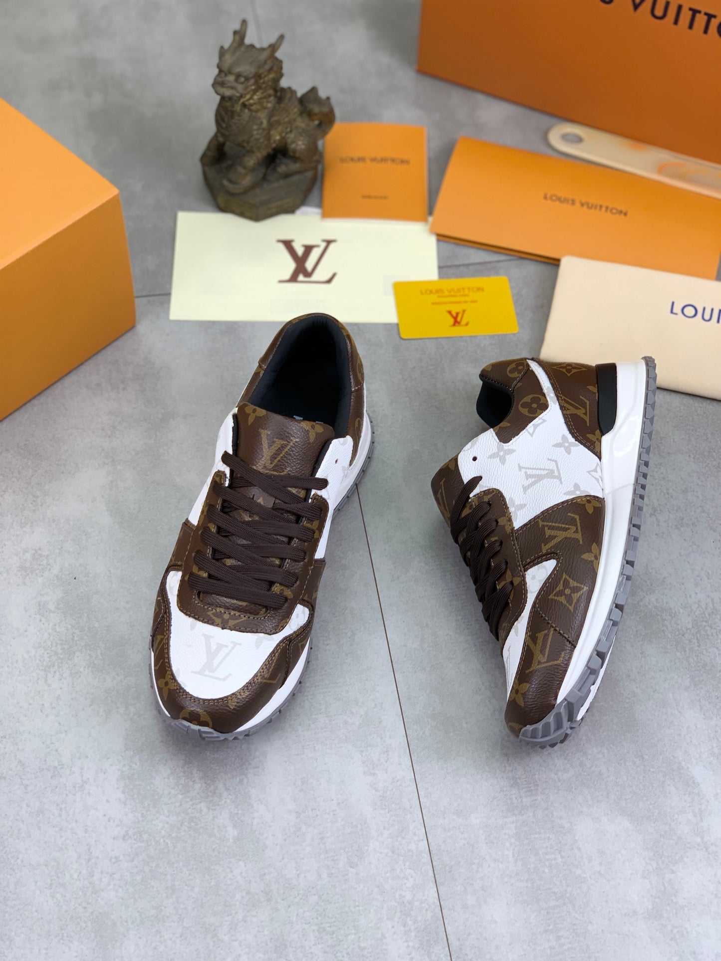 [LOUIS VUITTON] LV Classic Trendy Shoes! Made of imported genuine leather, water-dyed cowhide