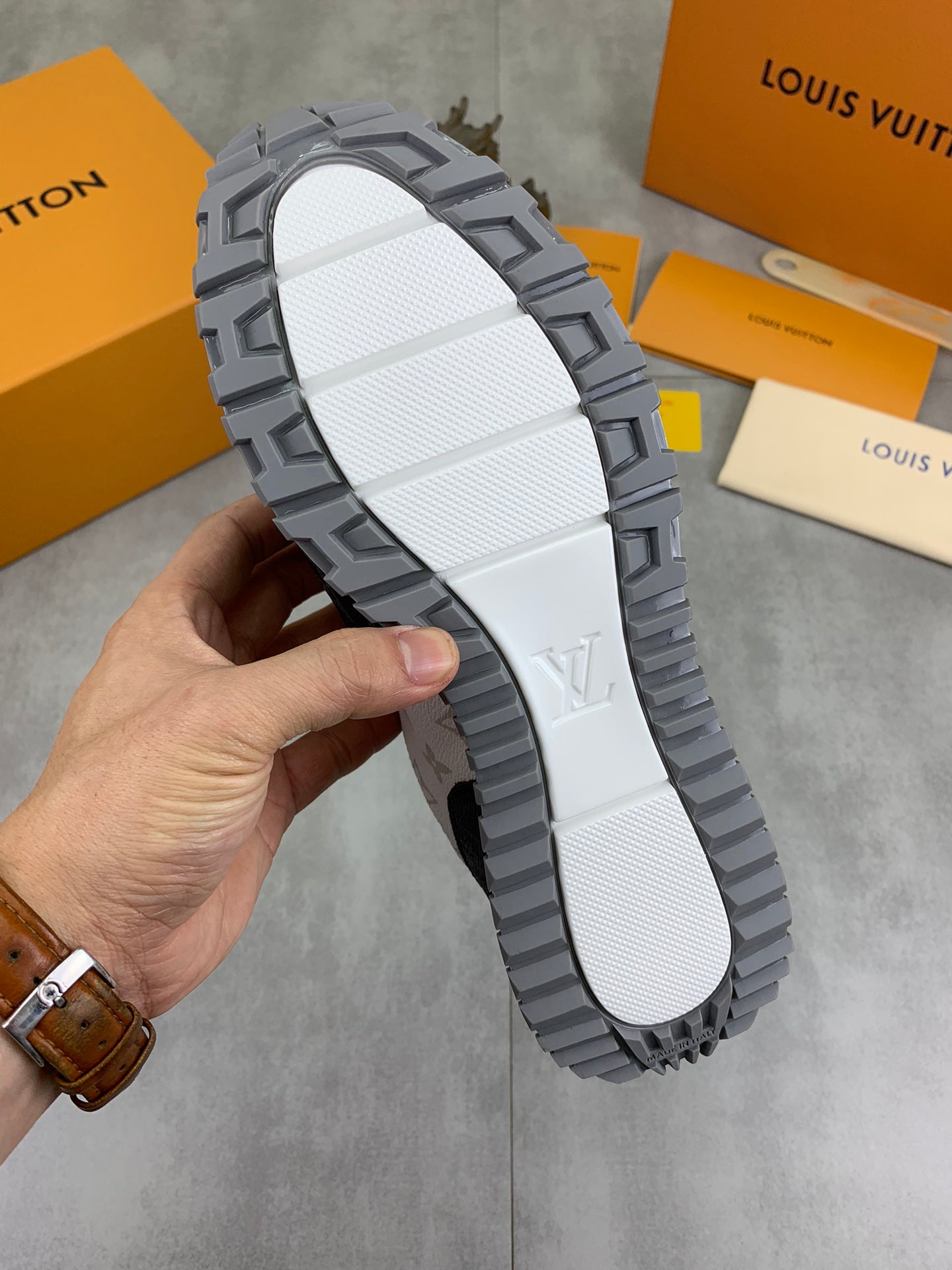 [LOUIS VUITTON] LV Classic Trendy Shoes! Made of imported genuine leather, water-dyed cowhide