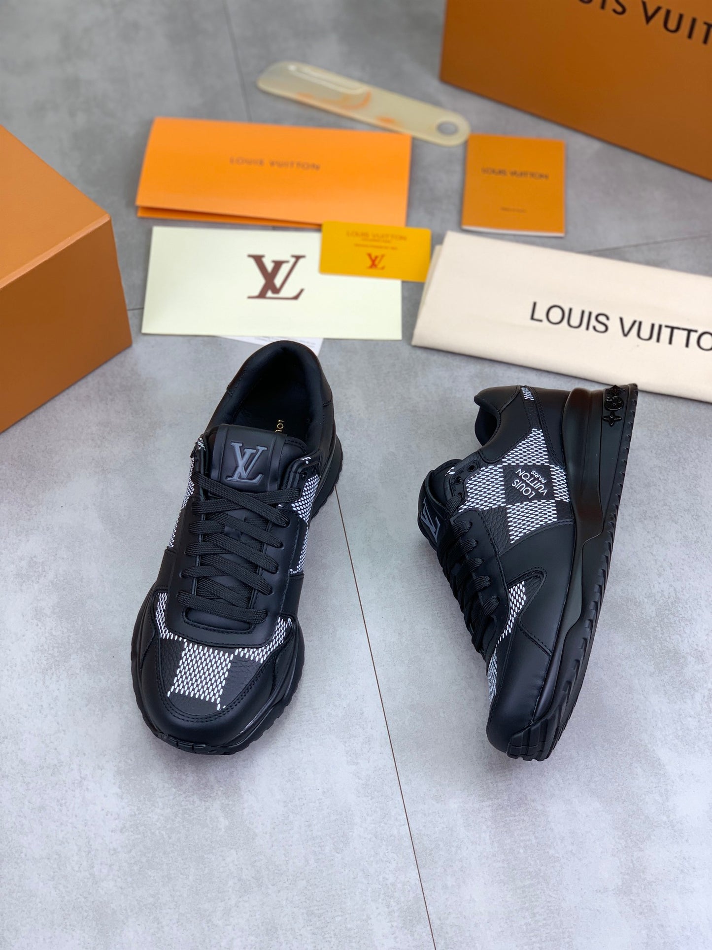 [LOUIS VUITTON] LV Classic Trendy Shoes! Made of imported genuine leather, water-dyed cowhide