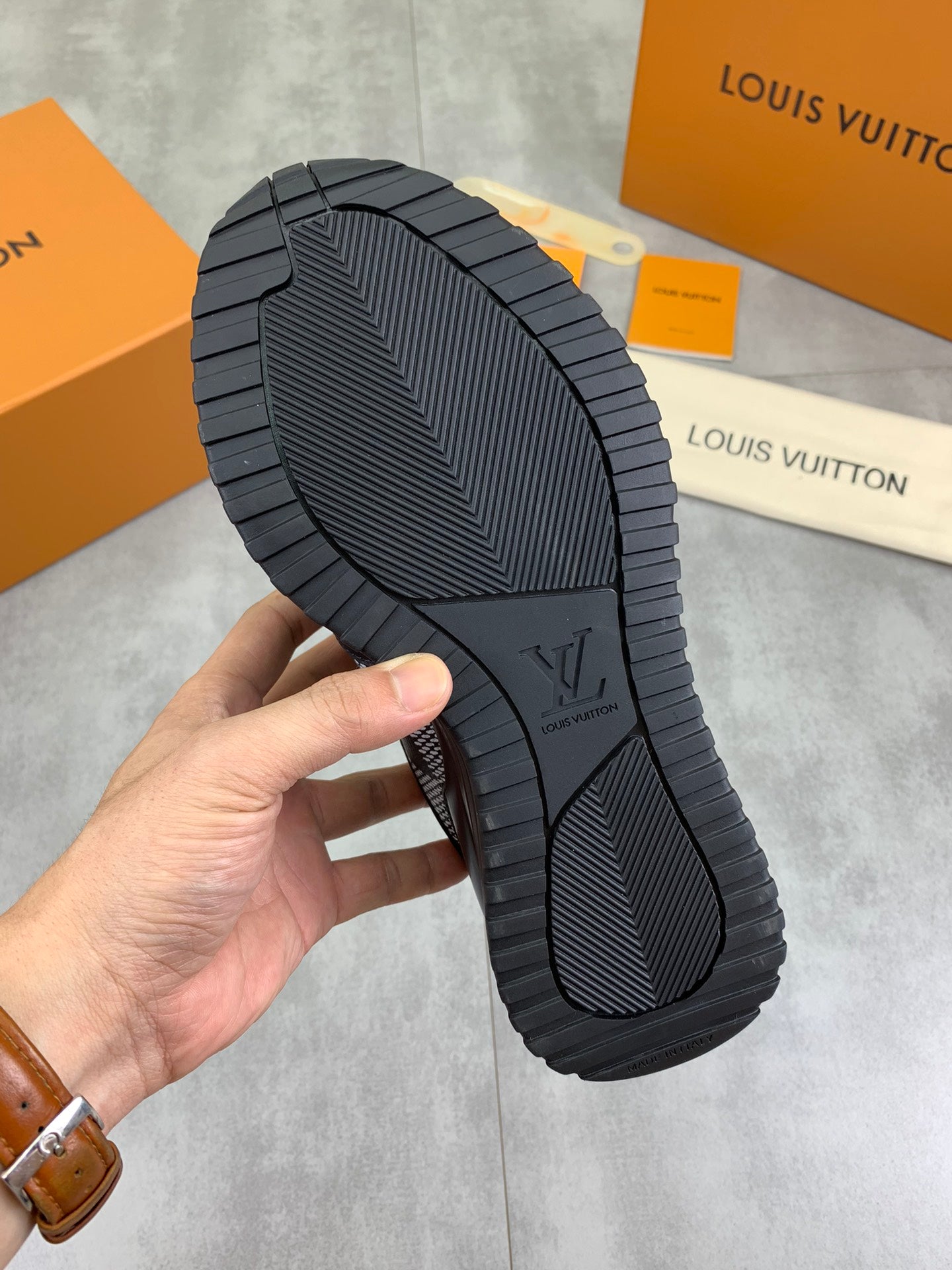 [LOUIS VUITTON] LV Classic Trendy Shoes! Made of imported genuine leather, water-dyed cowhide