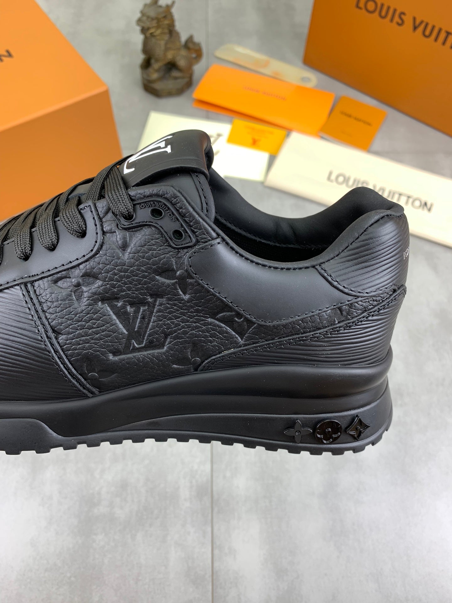 [LOUIS VUITTON] LV Classic Trendy Shoes! Made of imported genuine leather, water-dyed cowhide
