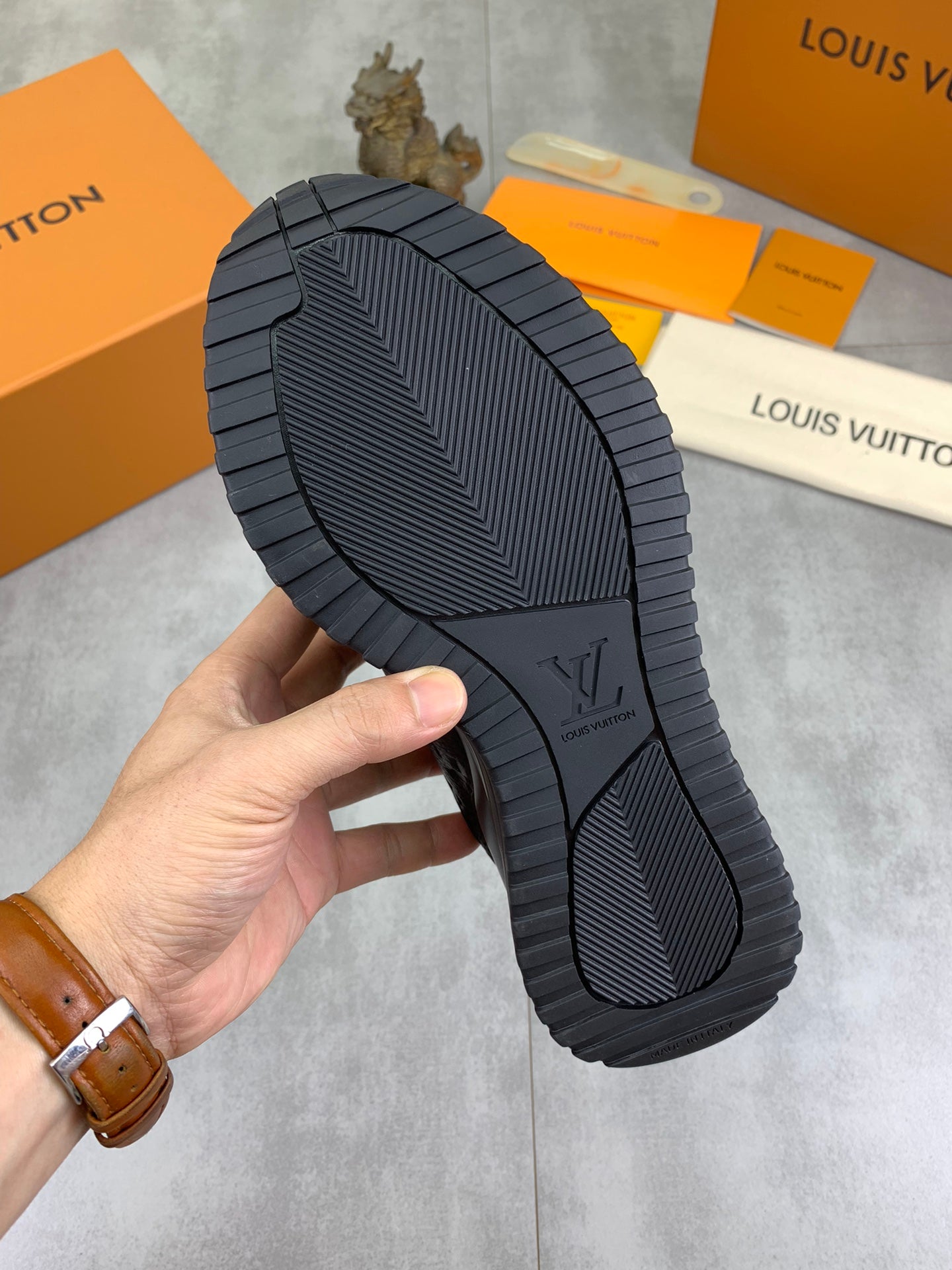 [LOUIS VUITTON] LV Classic Trendy Shoes! Made of imported genuine leather, water-dyed cowhide