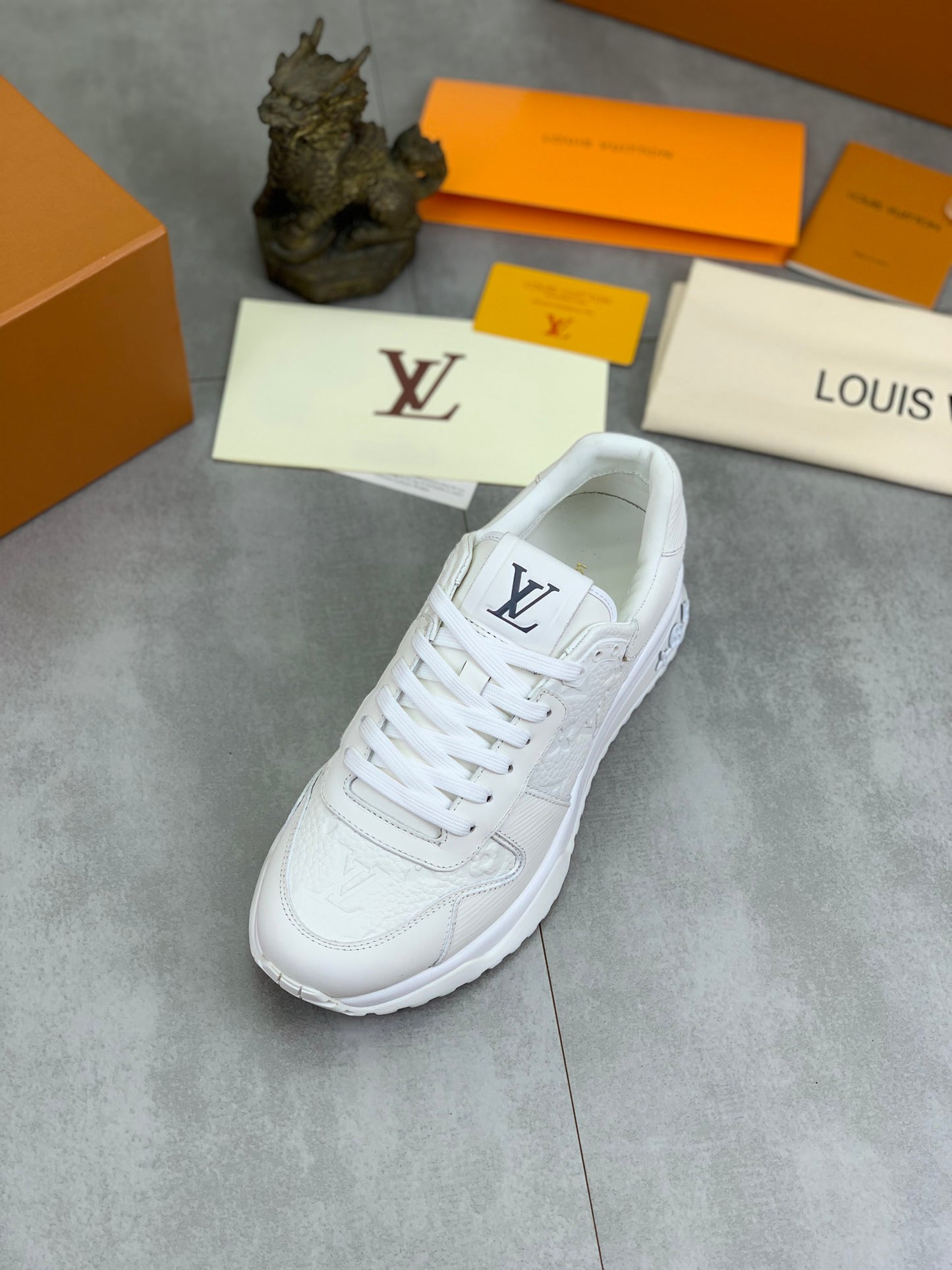 [LOUIS VUITTON] LV Classic Trendy Shoes! Made of imported genuine leather, water-dyed cowhide