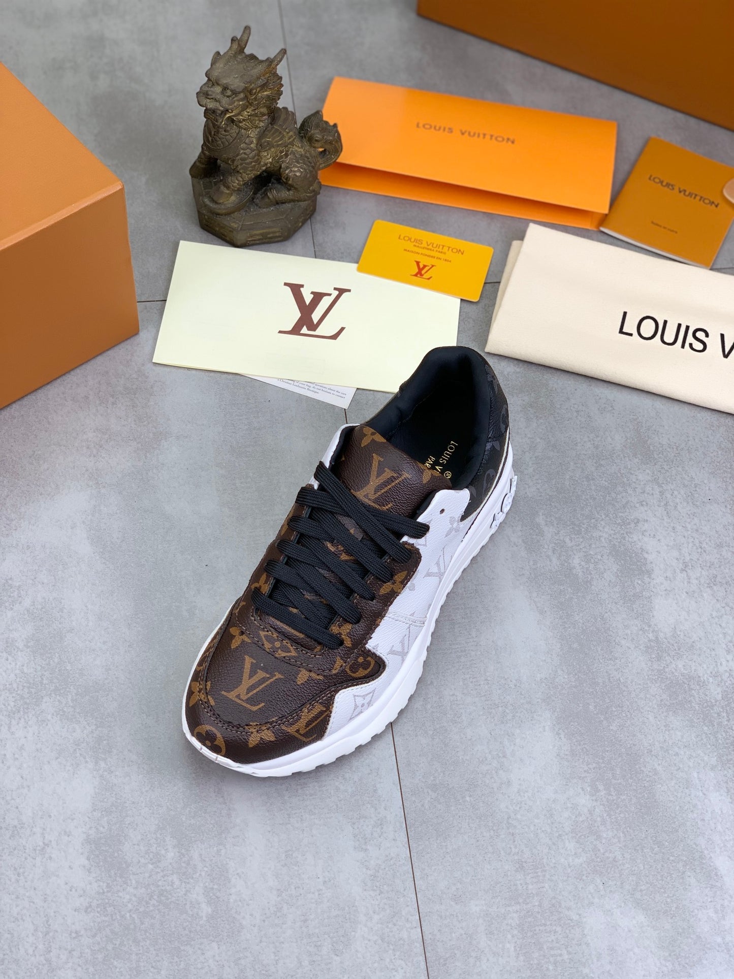 [LOUIS VUITTON] LV Classic Trendy Shoes! Made of imported genuine leather, water-dyed cowhide