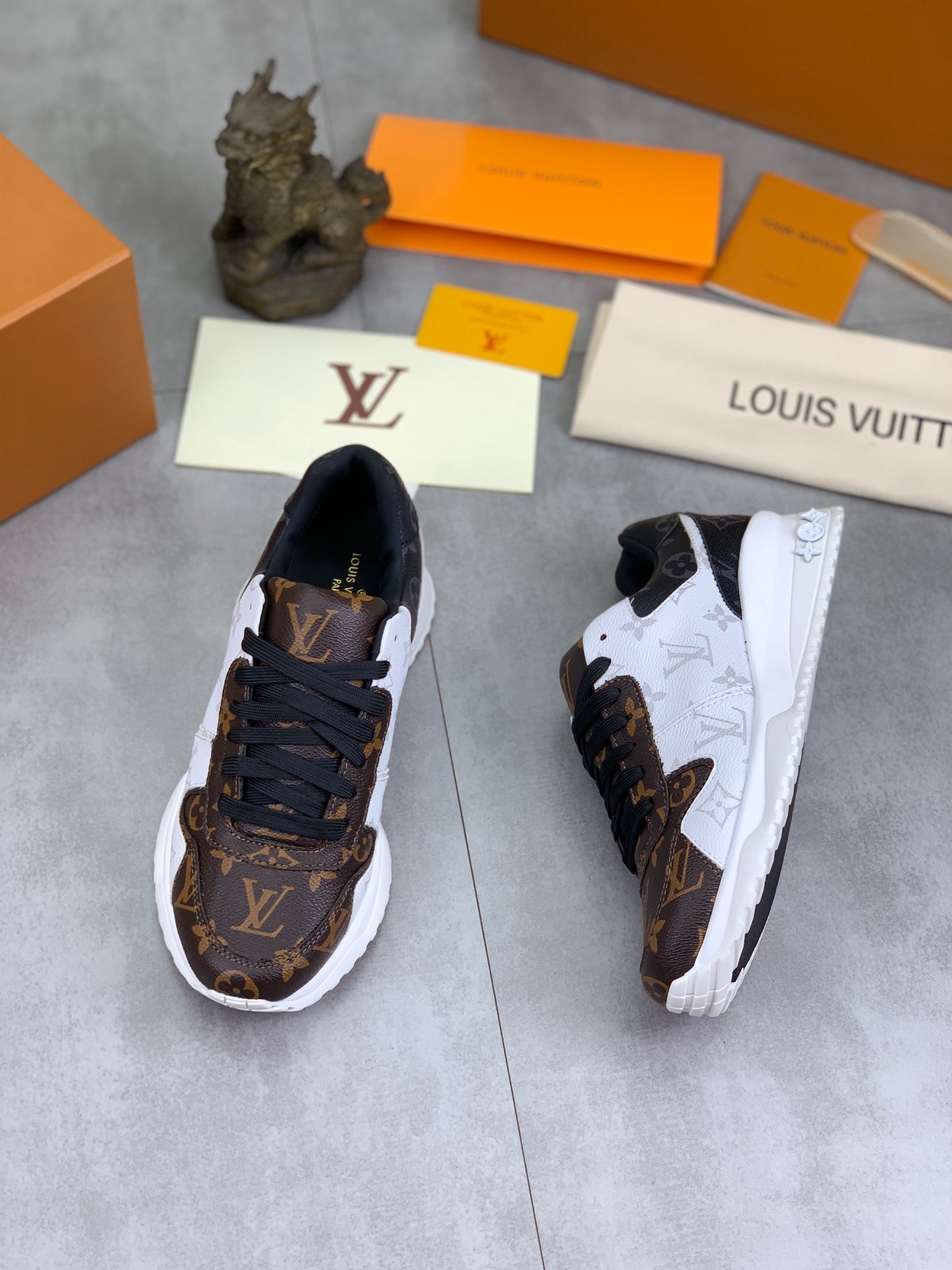 [LOUIS VUITTON] LV Classic Trendy Shoes! Made of imported genuine leather, water-dyed cowhide