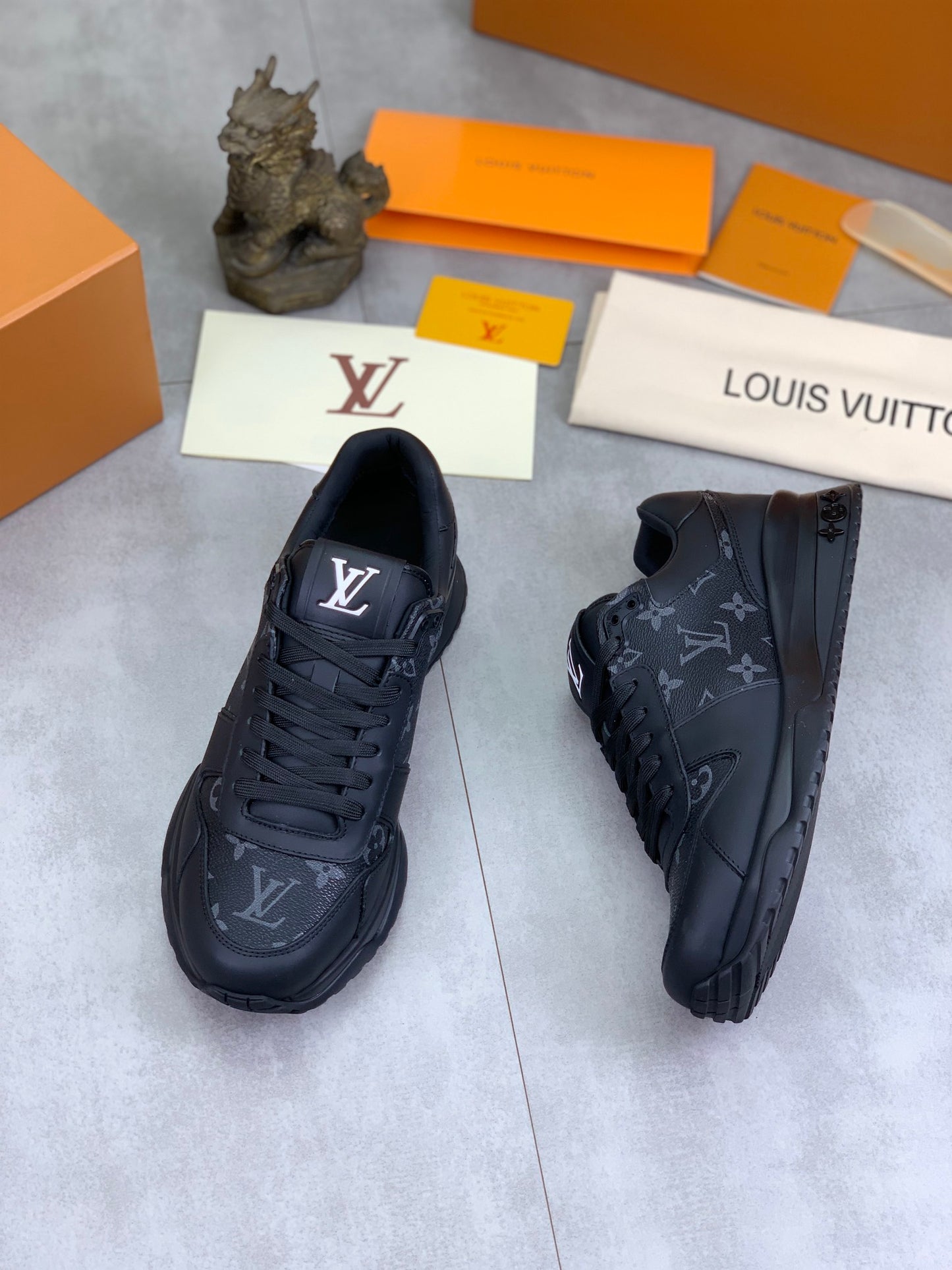 [LOUIS VUITTON] LV Classic Trendy Shoes! Made of imported genuine leather, water-dyed cowhide