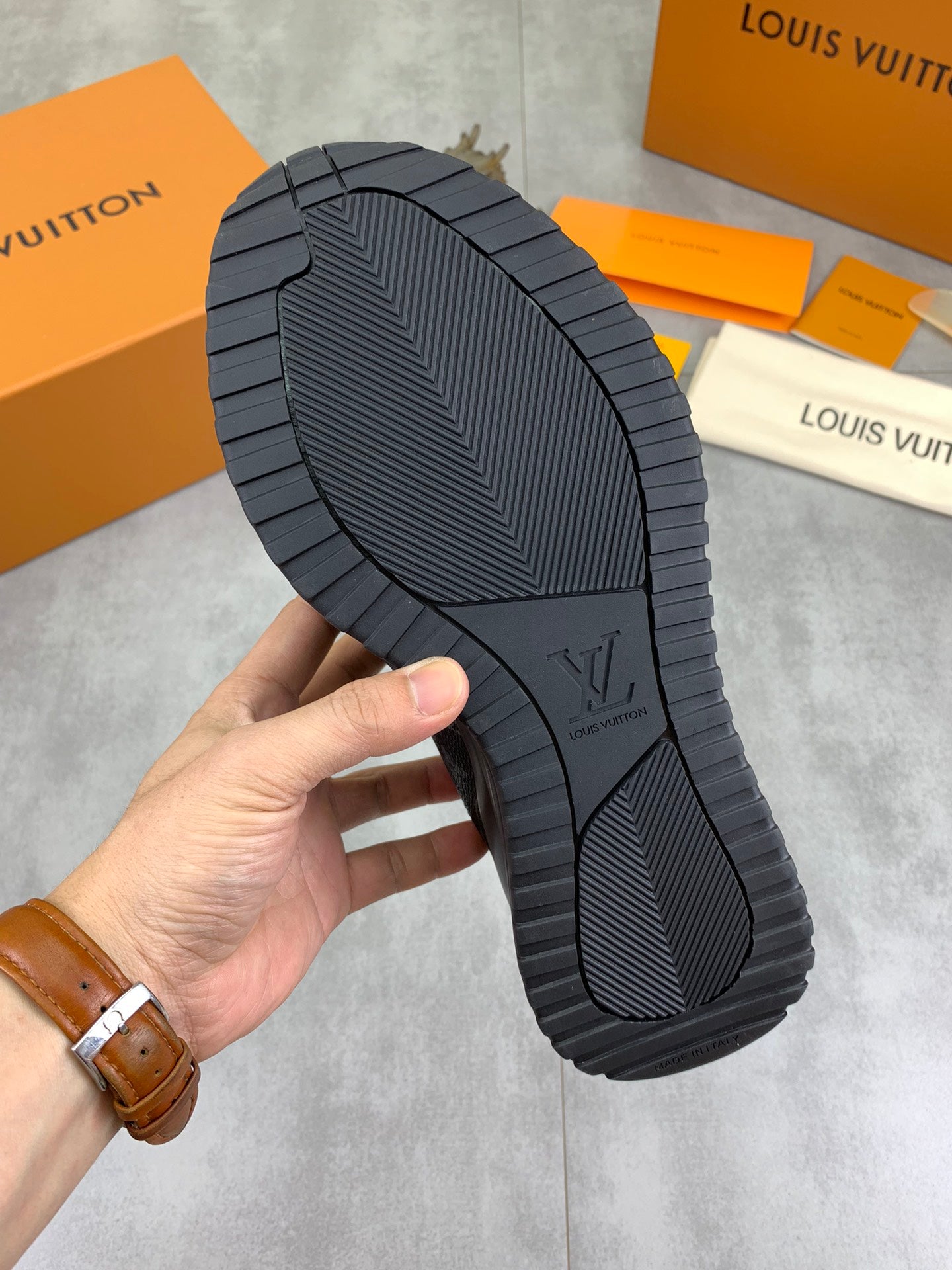 [LOUIS VUITTON] LV Classic Trendy Shoes! Made of imported genuine leather, water-dyed cowhide