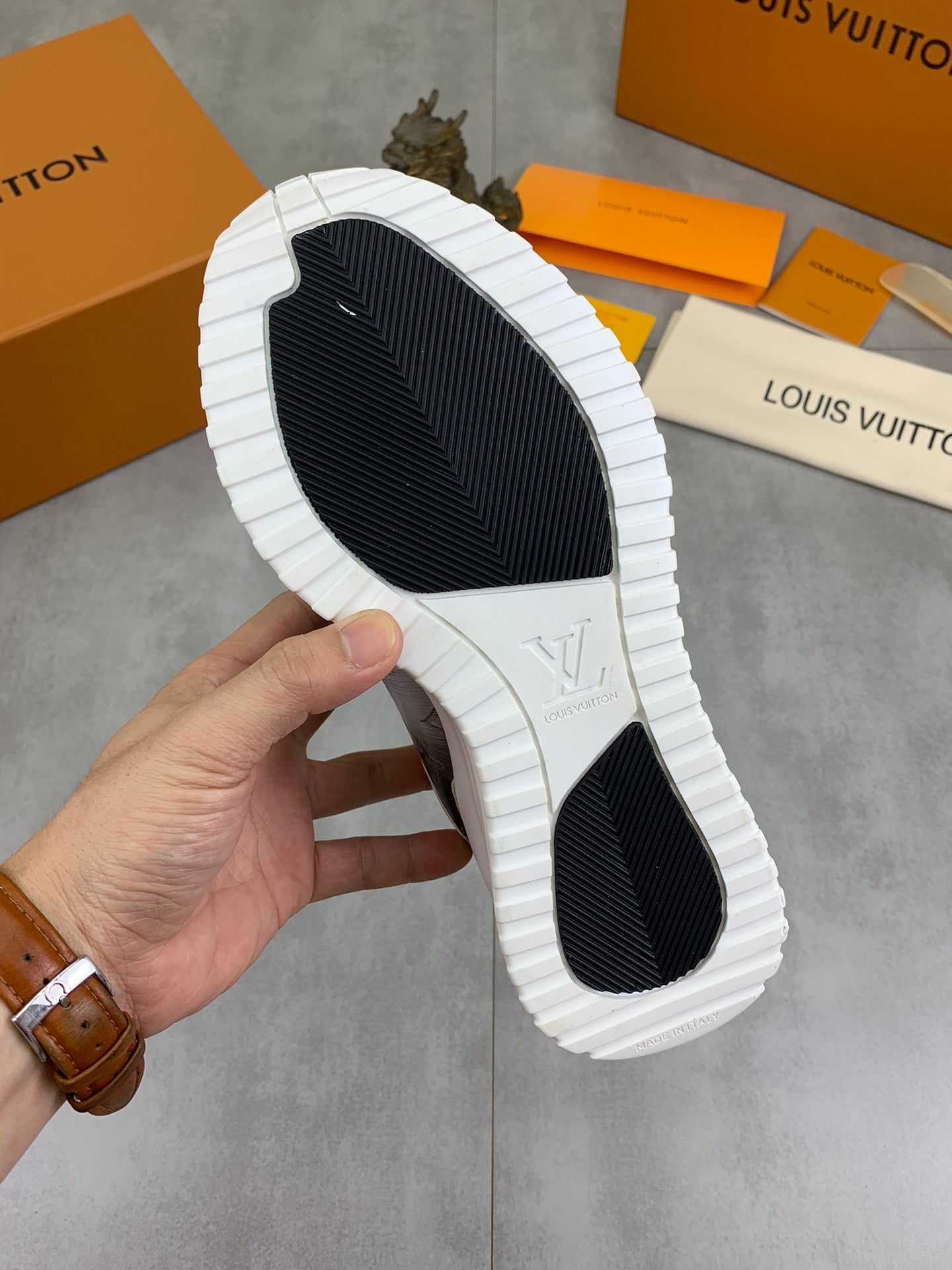 [LOUIS VUITTON] LV Classic Trendy Shoes! Made of imported genuine leather, water-dyed cowhide