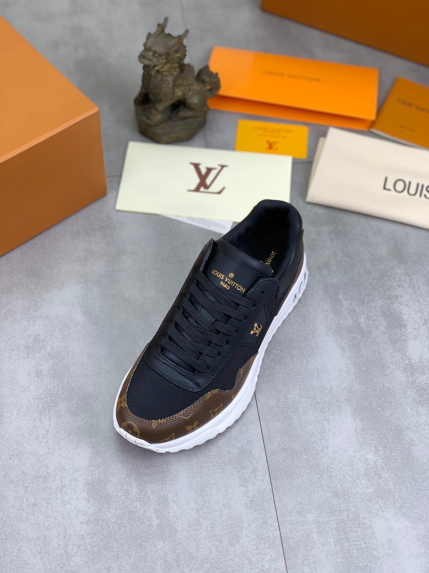 [LOUIS VUITTON] LV Classic Trendy Shoes! Made of imported genuine leather, water-dyed cowhide