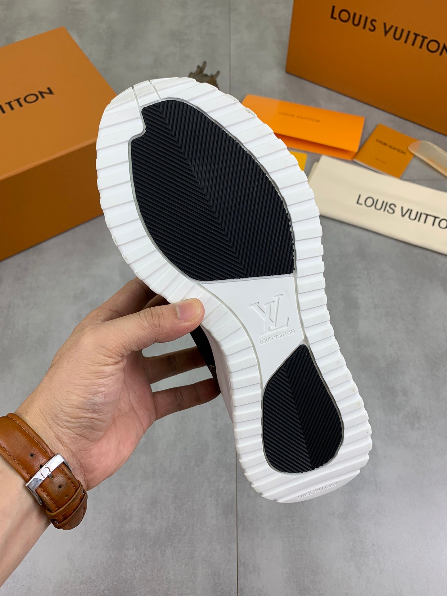 [LOUIS VUITTON] LV Classic Trendy Shoes! Made of imported genuine leather, water-dyed cowhide