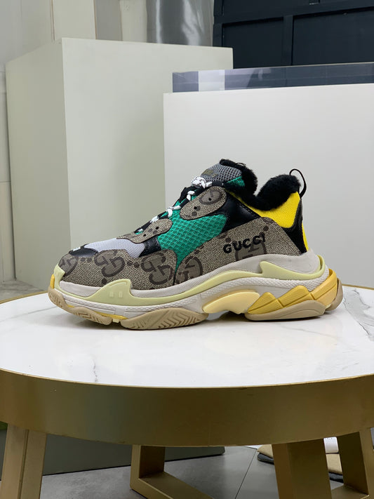 GUCCI x Balenciaga lace-up round toe low top Daddy shoes. The upper adopts imported cowhide