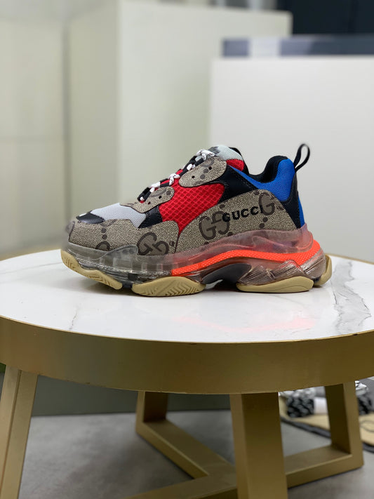 GUCCI x Balenciaga lace-up round toe low top Daddy shoes. The upper adopts imported cowhide