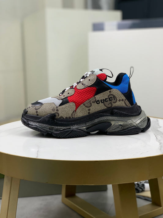GUCCI x Balenciaga lace-up round toe low top Daddy shoes. The upper adopts imported cowhide