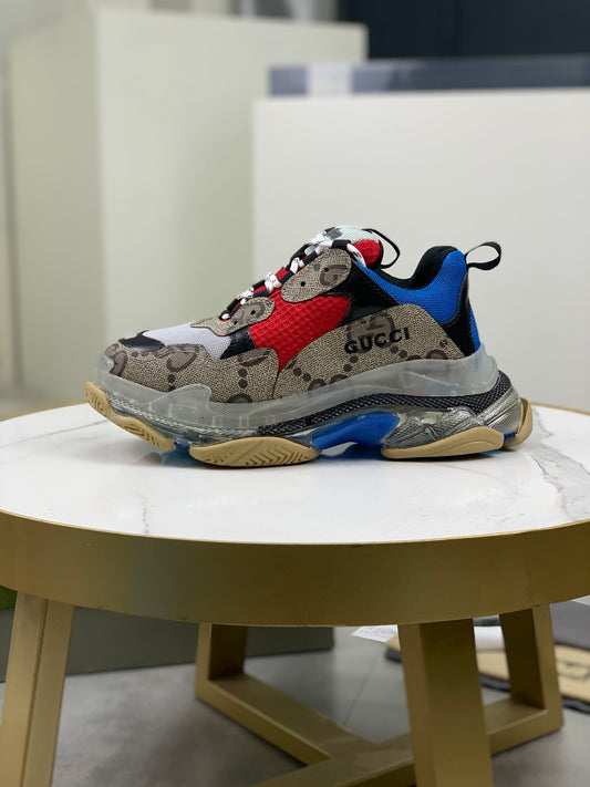 GUCCI x Balenciaga lace-up round toe low top Daddy shoes. The upper adopts imported cowhide